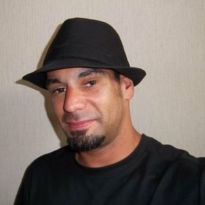 Meet your Posher, Dennis